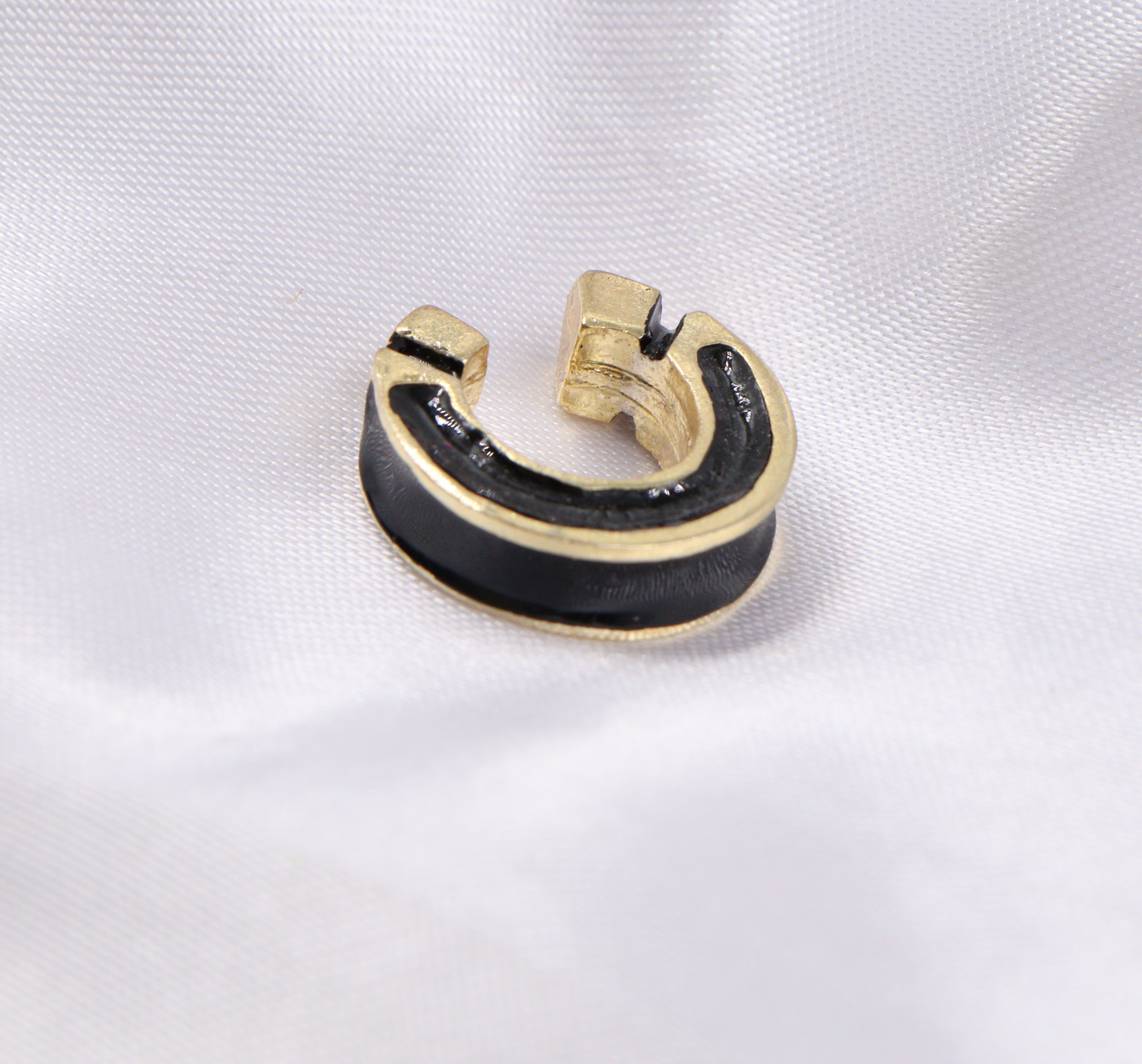 EG-006 EARCUFF BAÑO DE ORO