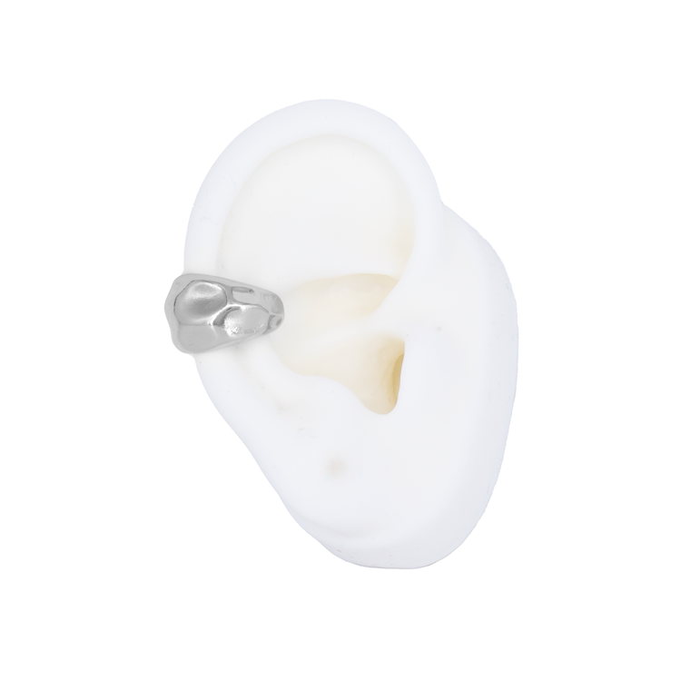 EARCUFF EN RODIO ESTILO MARTILLADO
