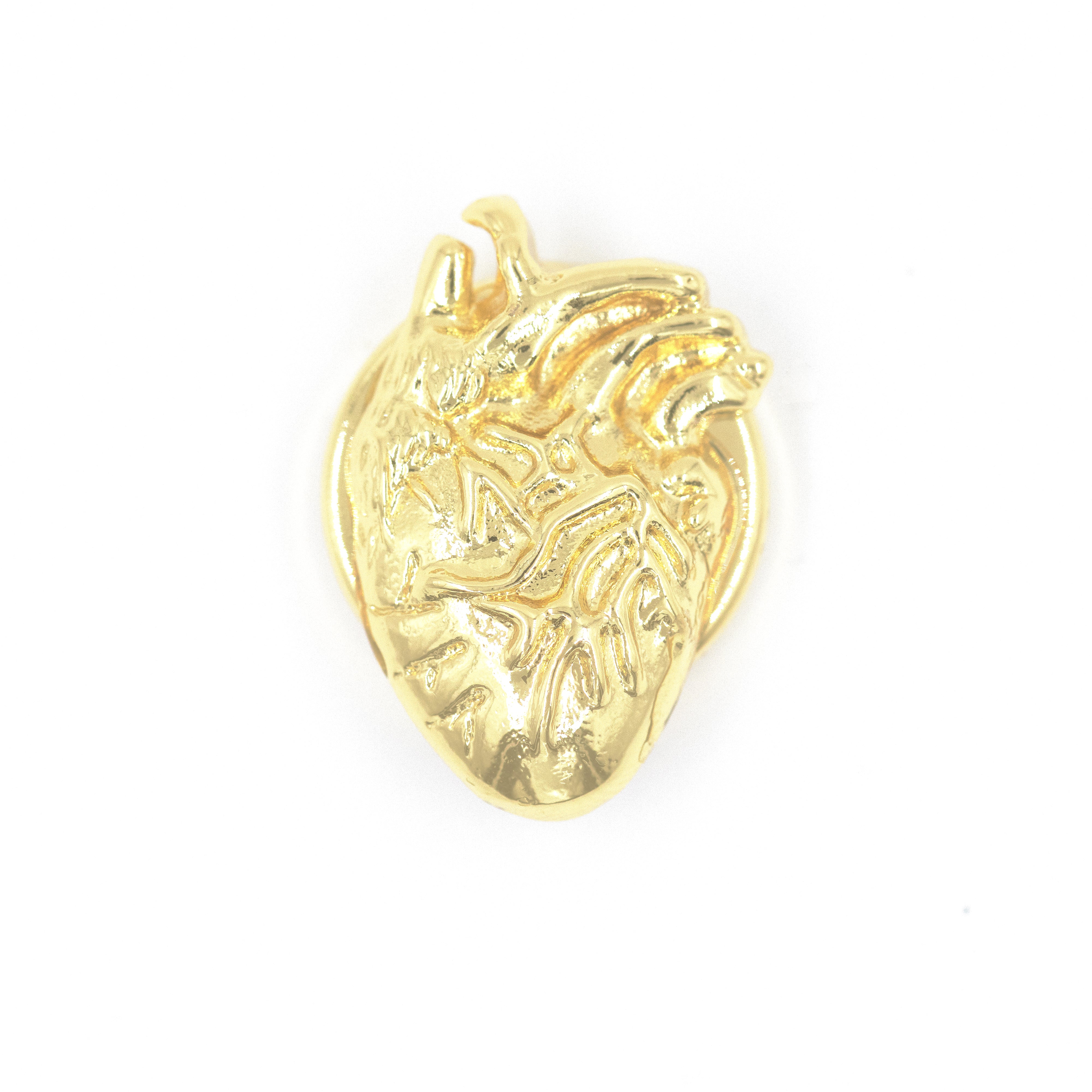 PIN CORAZÓN DORADO BAÑO EN RODIO