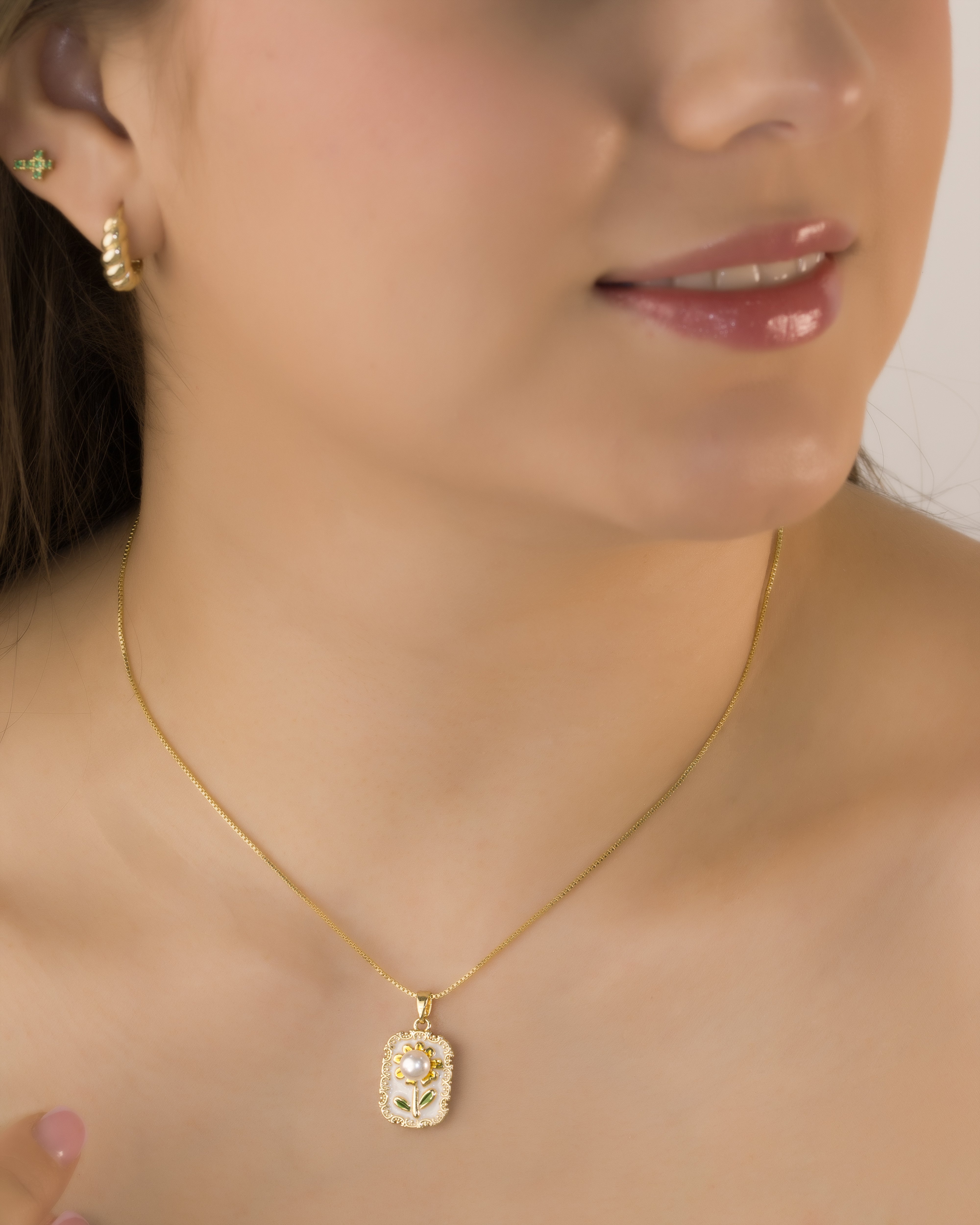 DIJE FLOR BAÑO EN RODIO