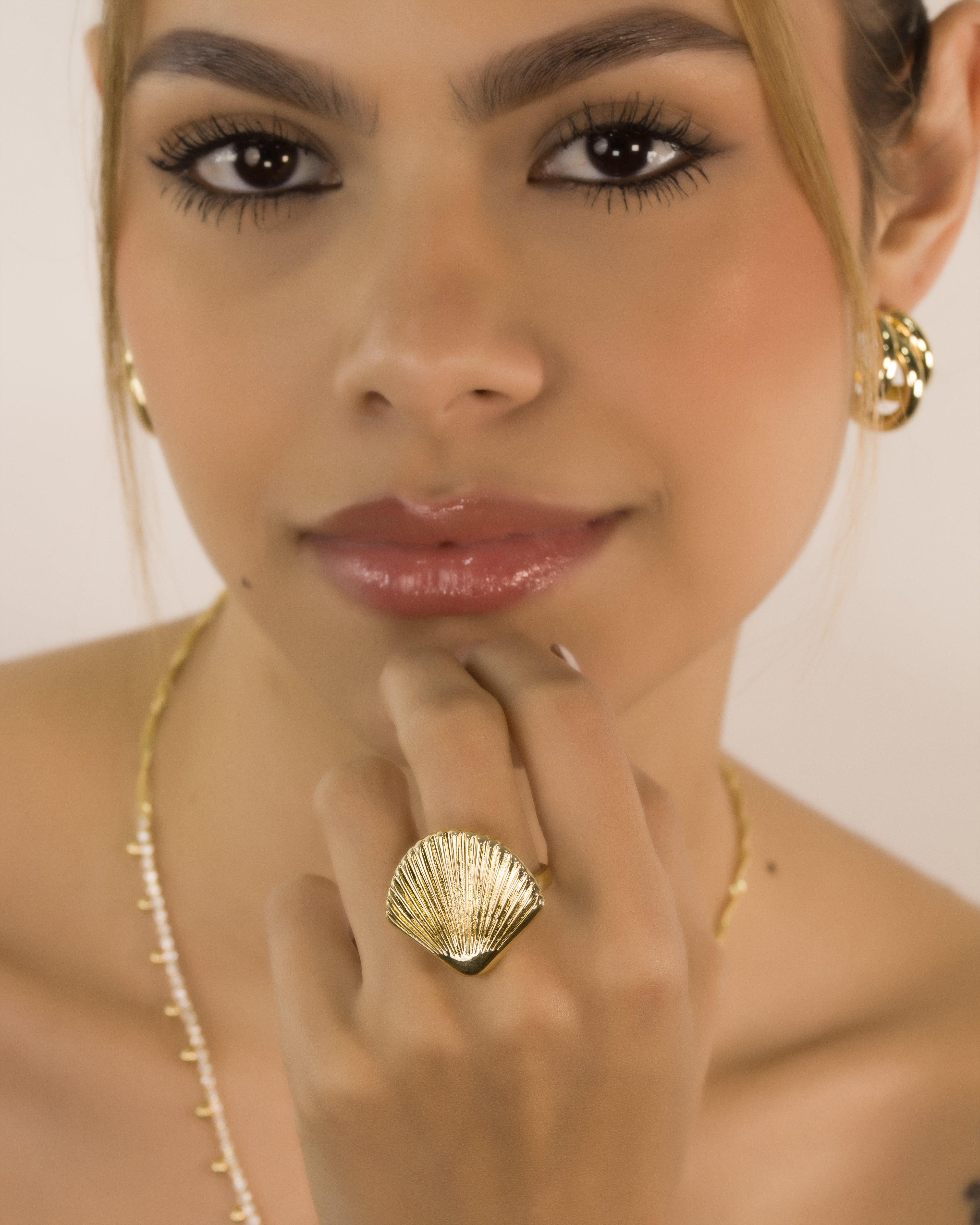 ANILLO CORAL GRANDE BAÑO EN RODIO