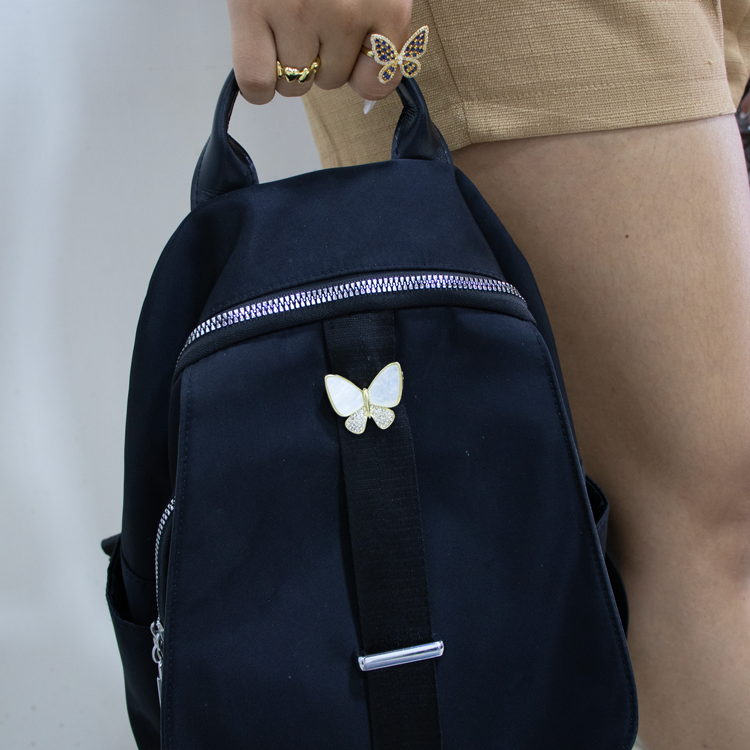 PIN MARIPOSA MARMOL BAÑO EN RODIO