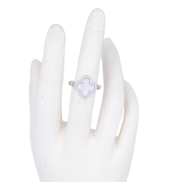 ANILLO TREBOL PLATEADO BAÑO EN RODIO
