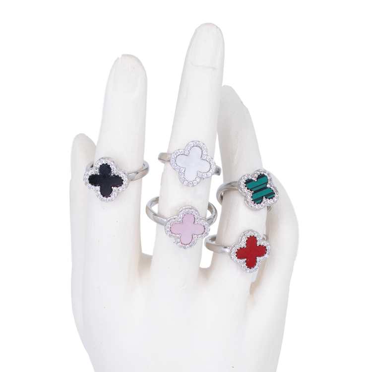ANILLO TREBOL PLATEADO BAÑO EN RODIO
