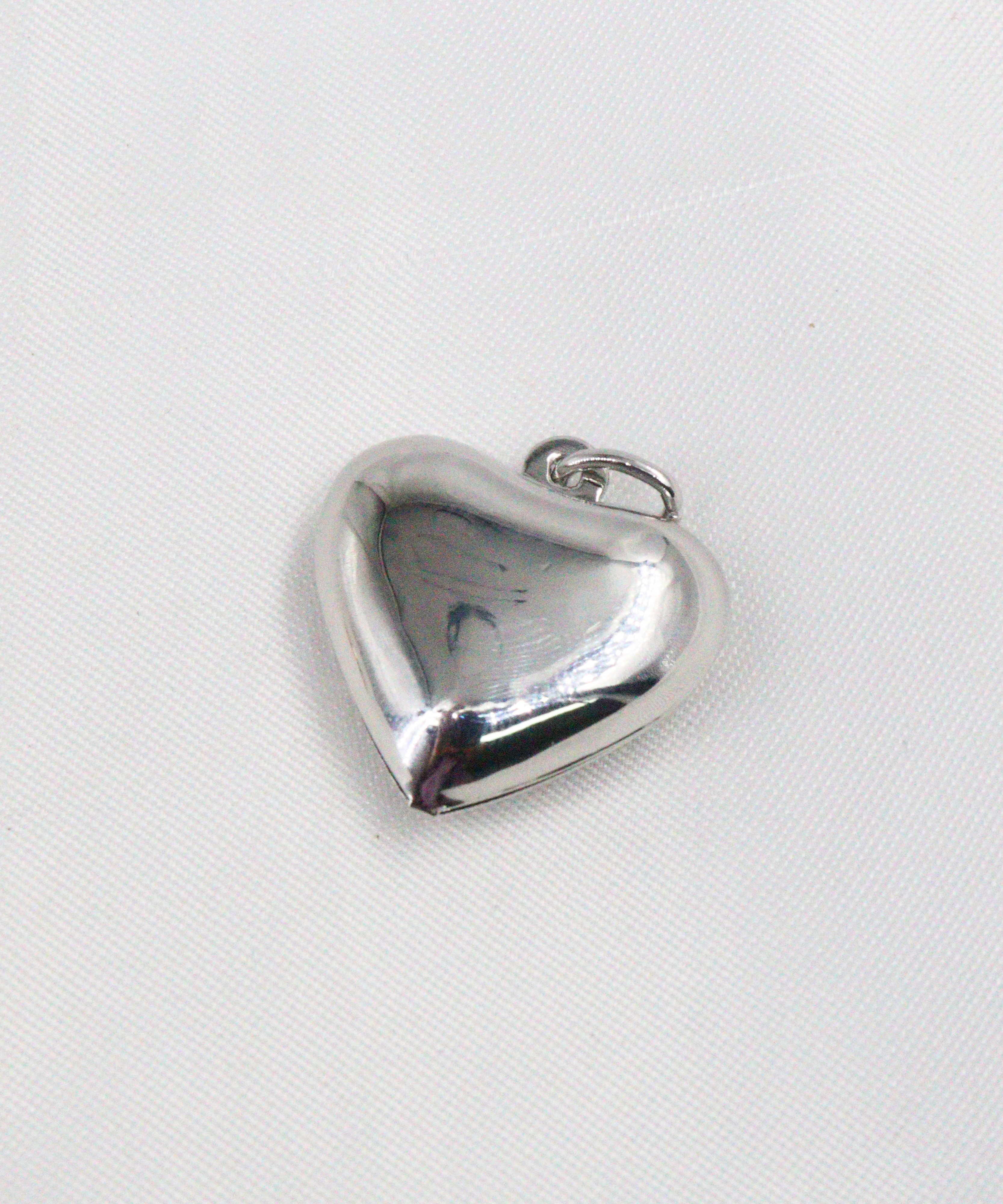 DIJE CORAZÓN LISO GRANDE EN RODIO