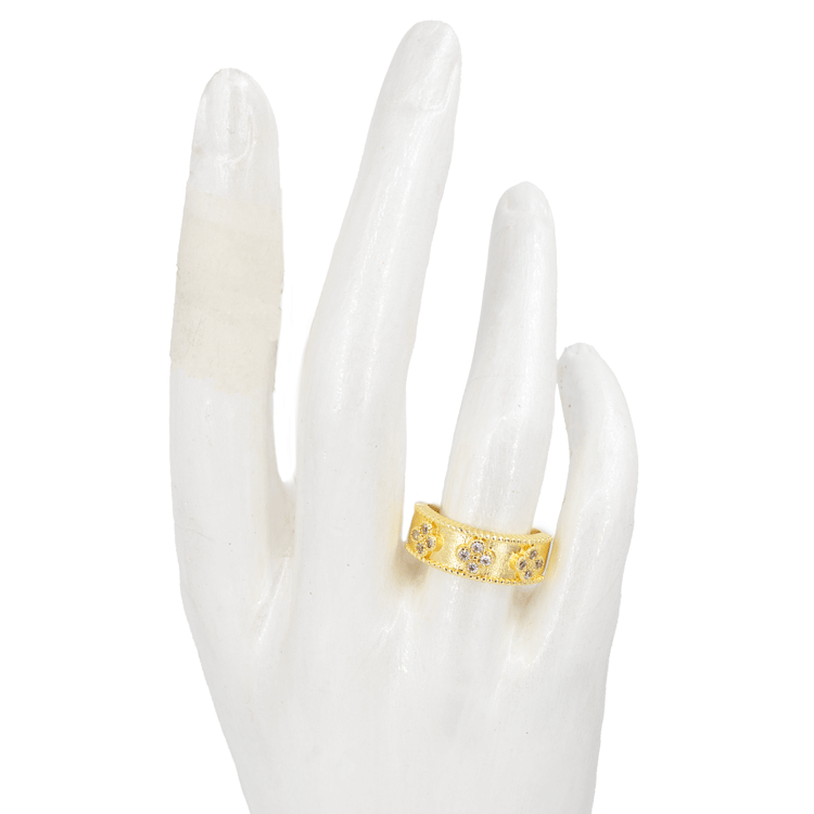 ANILLO PLANO RESALTO TREBOL CIRCONES BAÑO EN RODIO