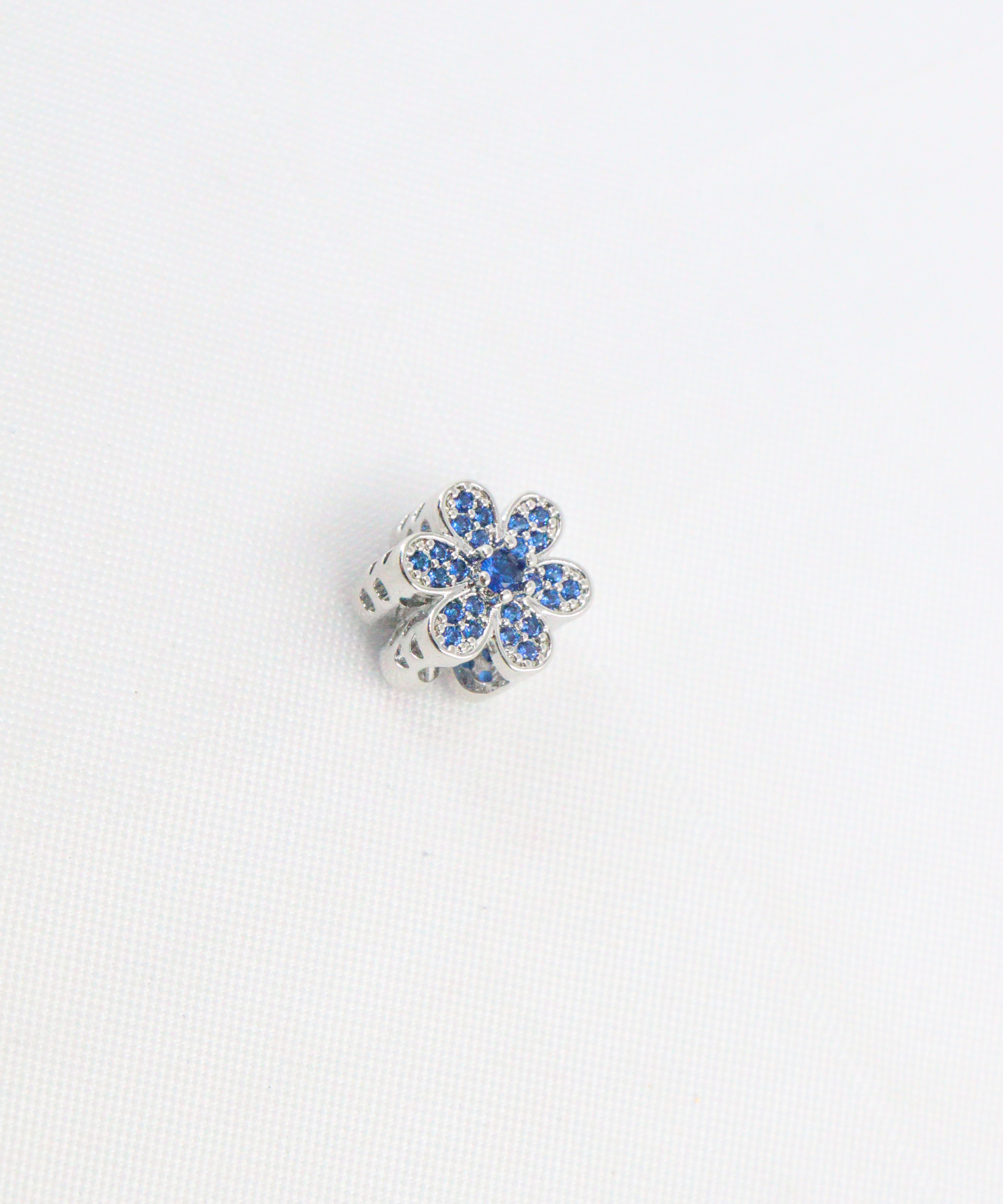 DIJE CHARM PANDORA FLOR AZUL EN RODIO