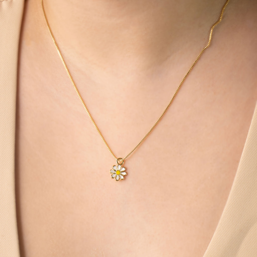 DIJE FLOR BLANCA PEQUEÑA BAÑO EN RODIO