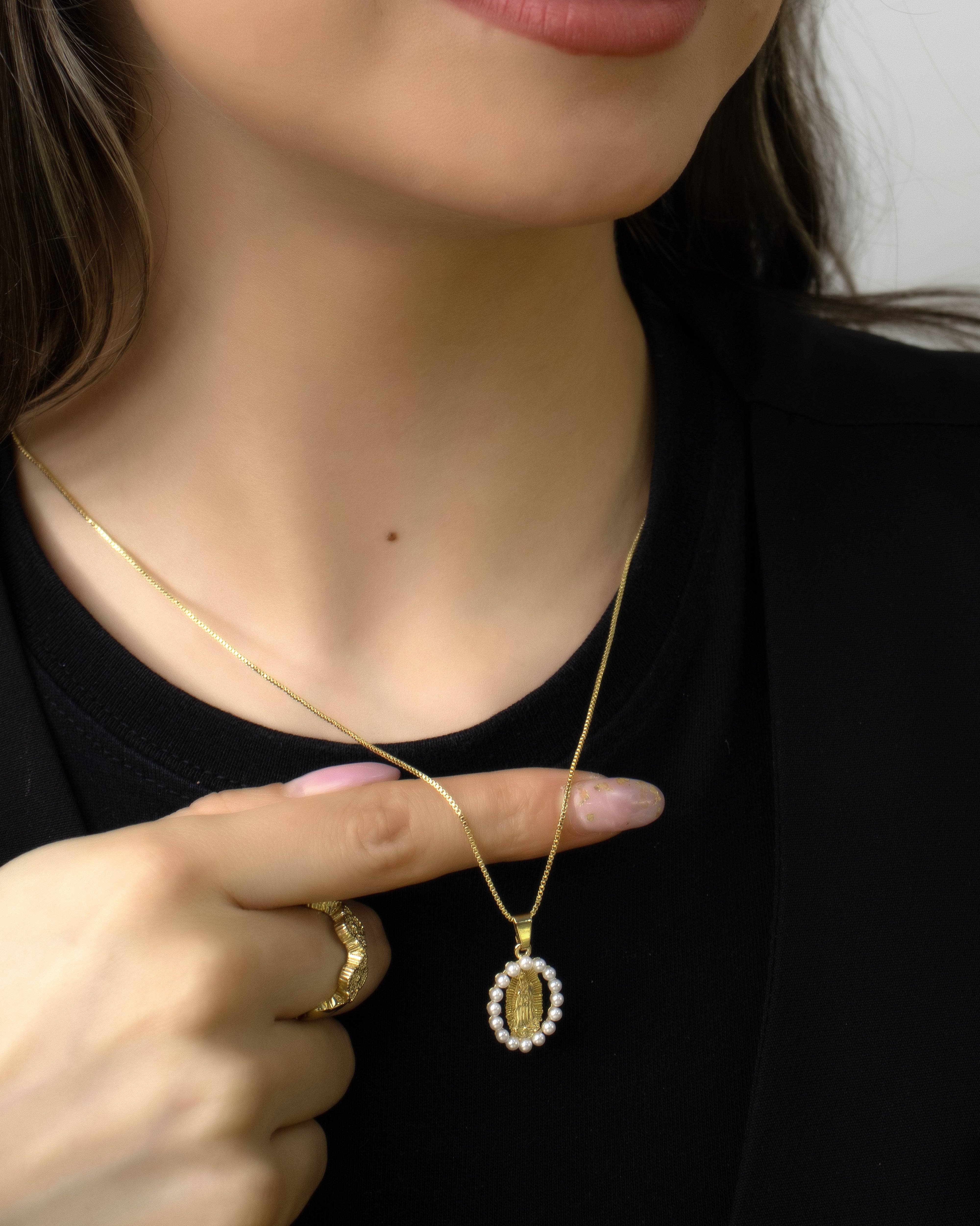 DIJE VIRGEN PERLADA BAÑO EN RODIO