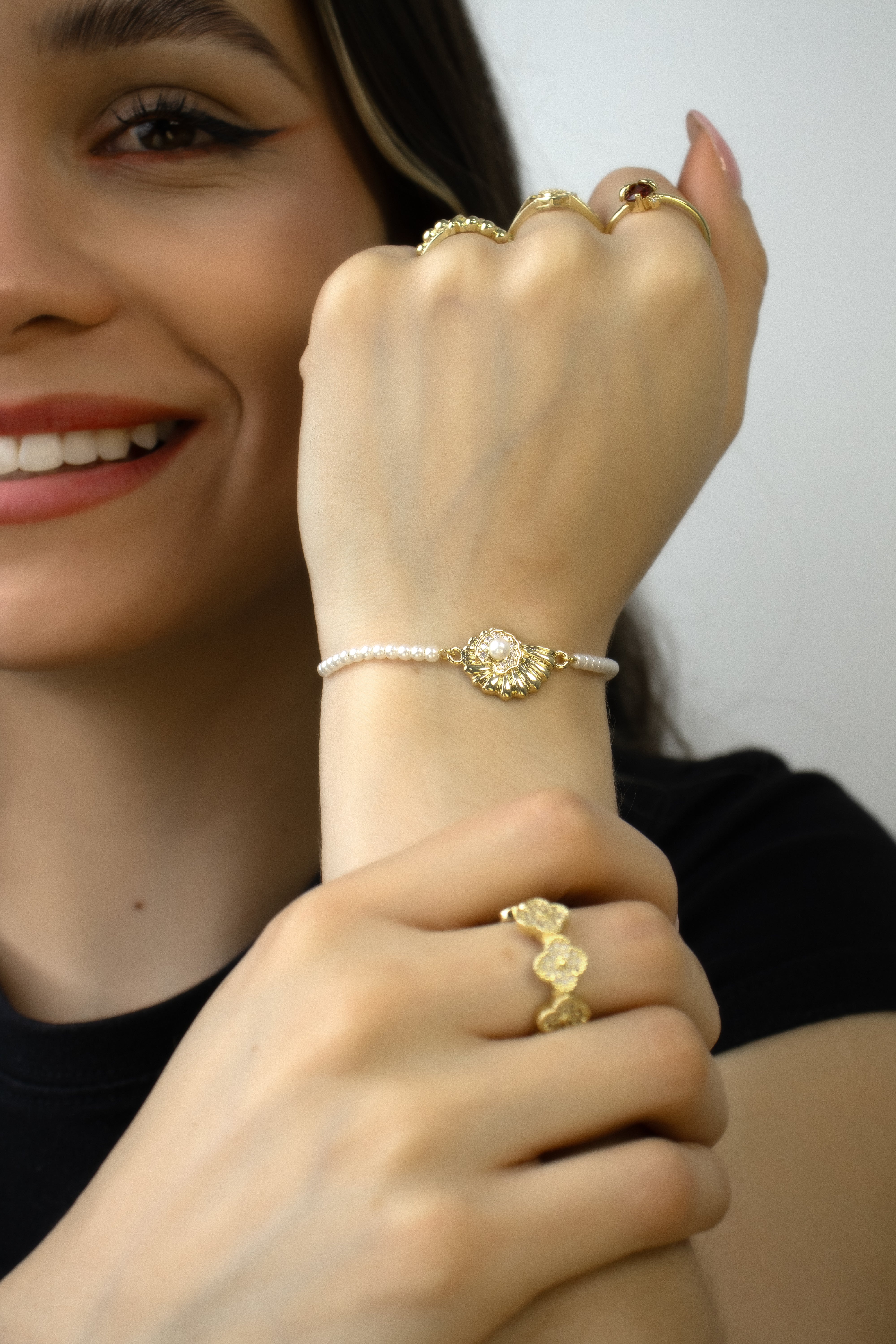 DIJE CARACOL PERLA CENTRADA BAÑO EN RODIO