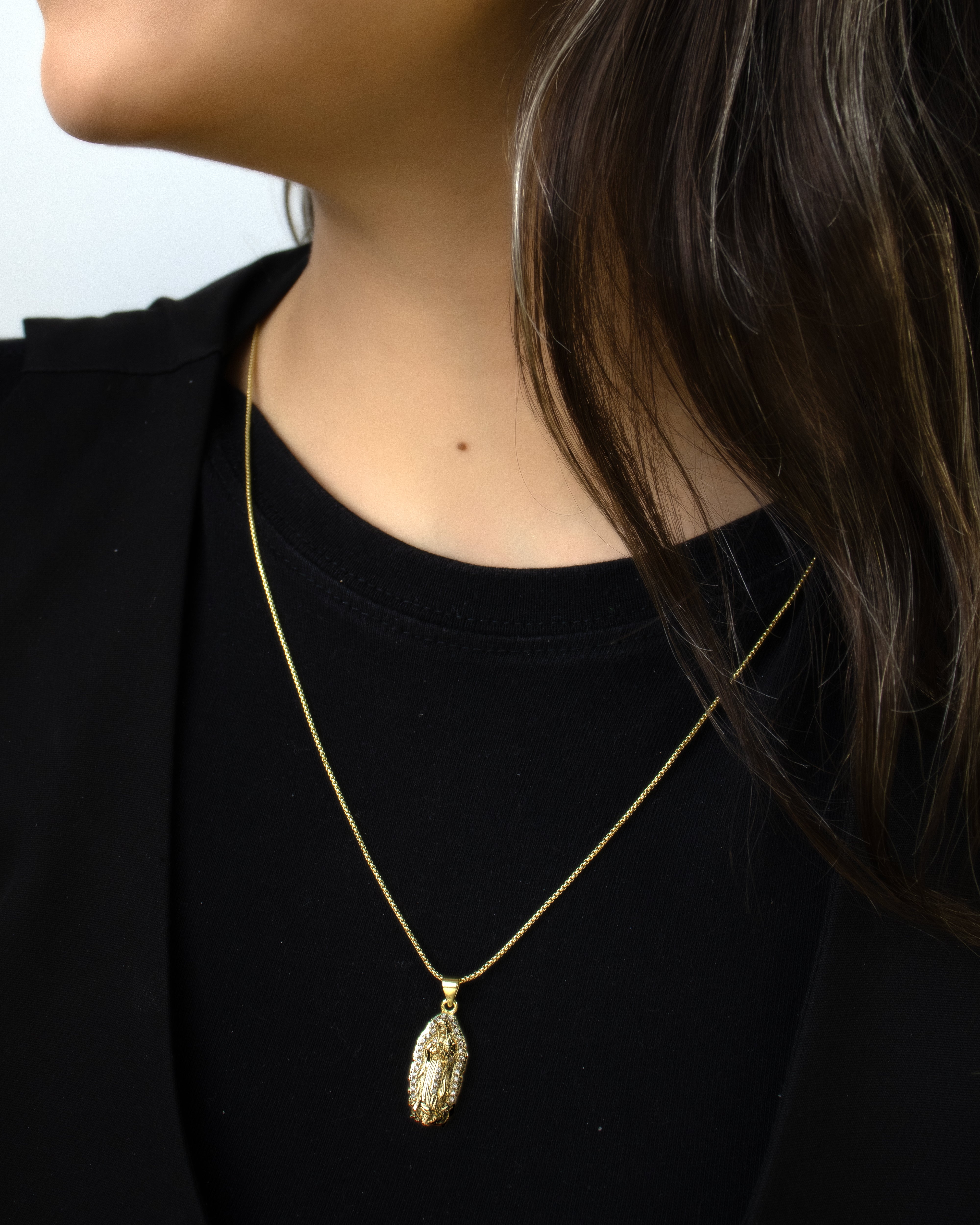 DIJE VIRGEN BORDE CIRCONADO BAÑO EN RODIO