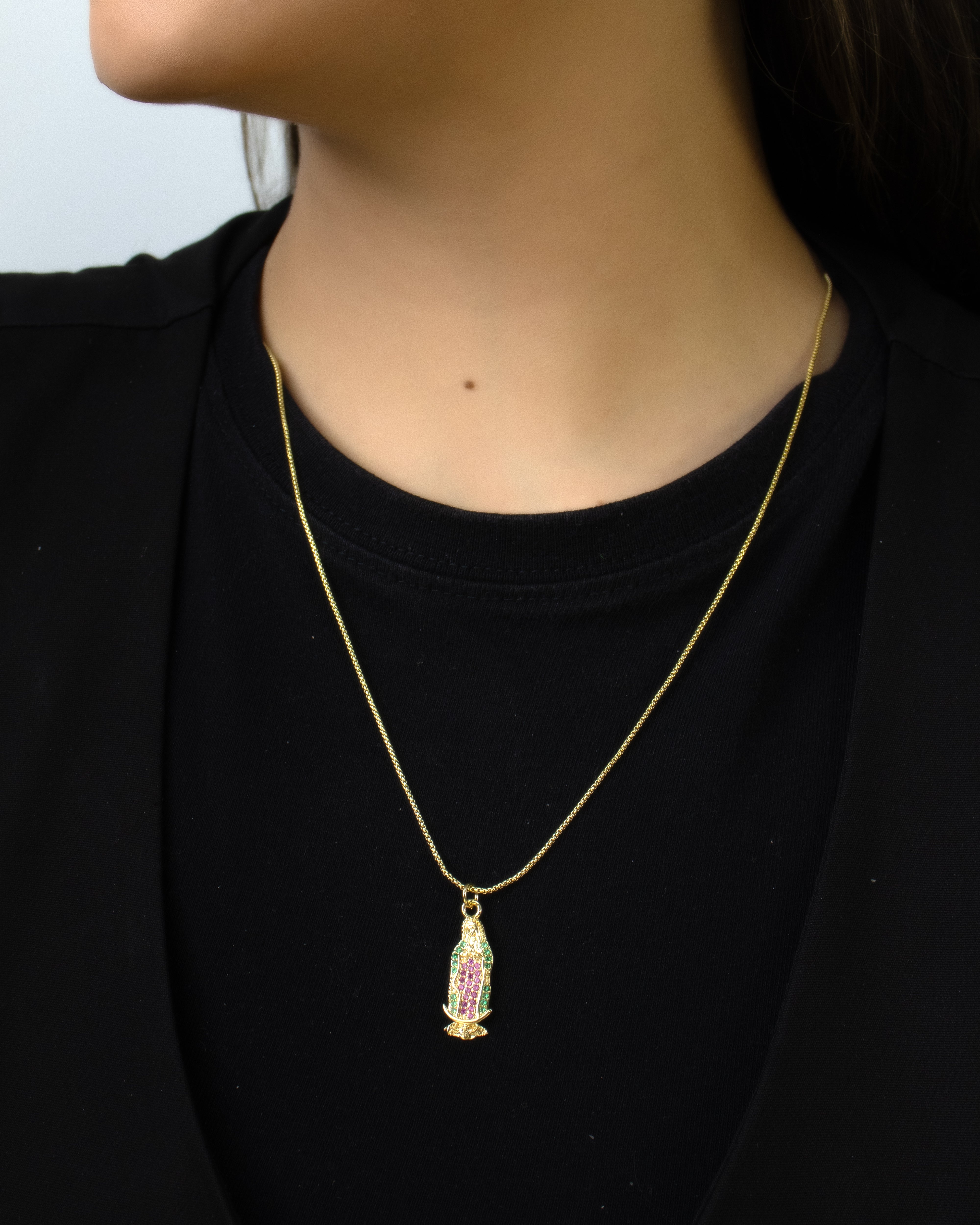 DIJE VIRGEN ROSITA BAÑO EN RODIO