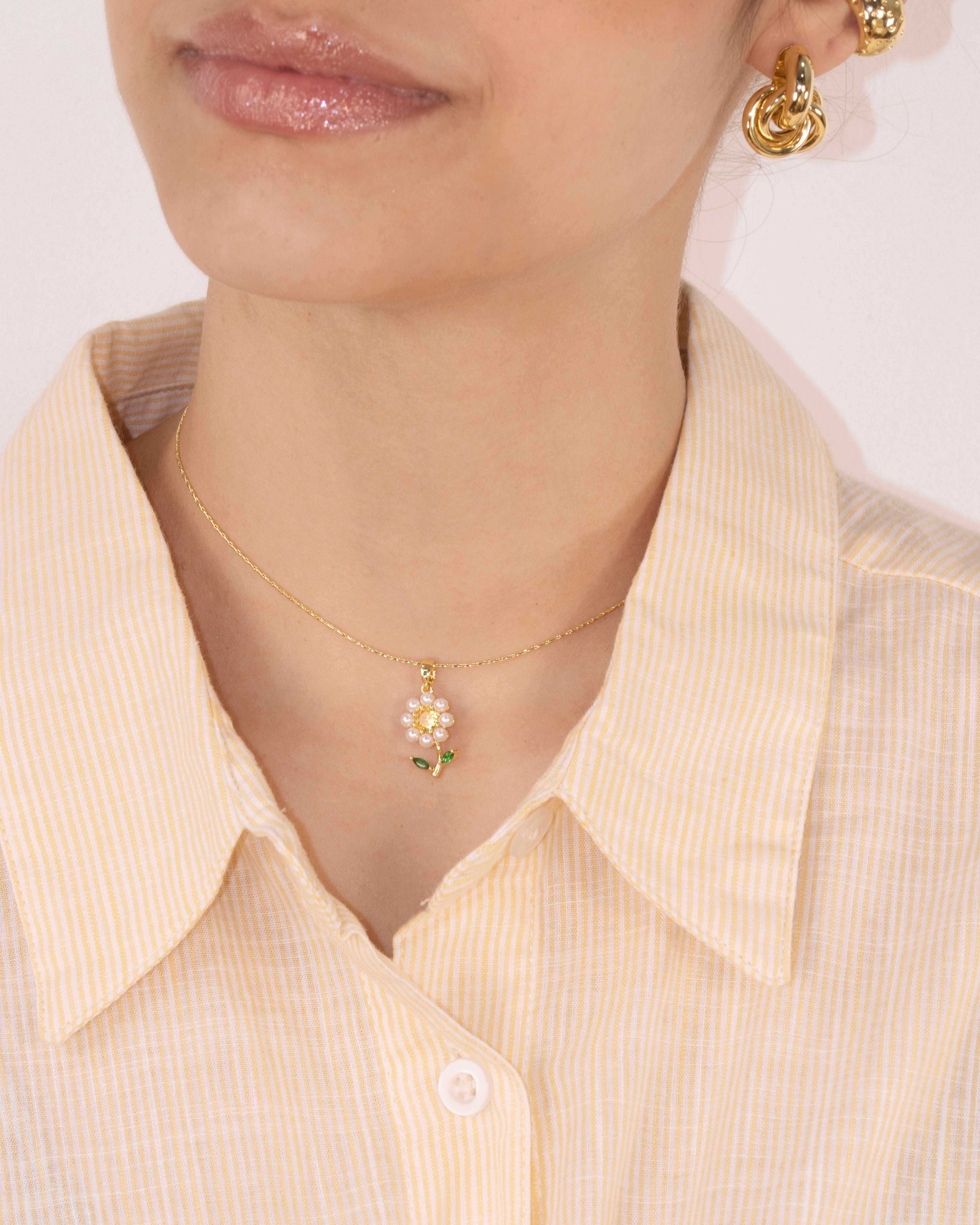 DIJE MARGARITA PERLA BAÑO EN RODIO