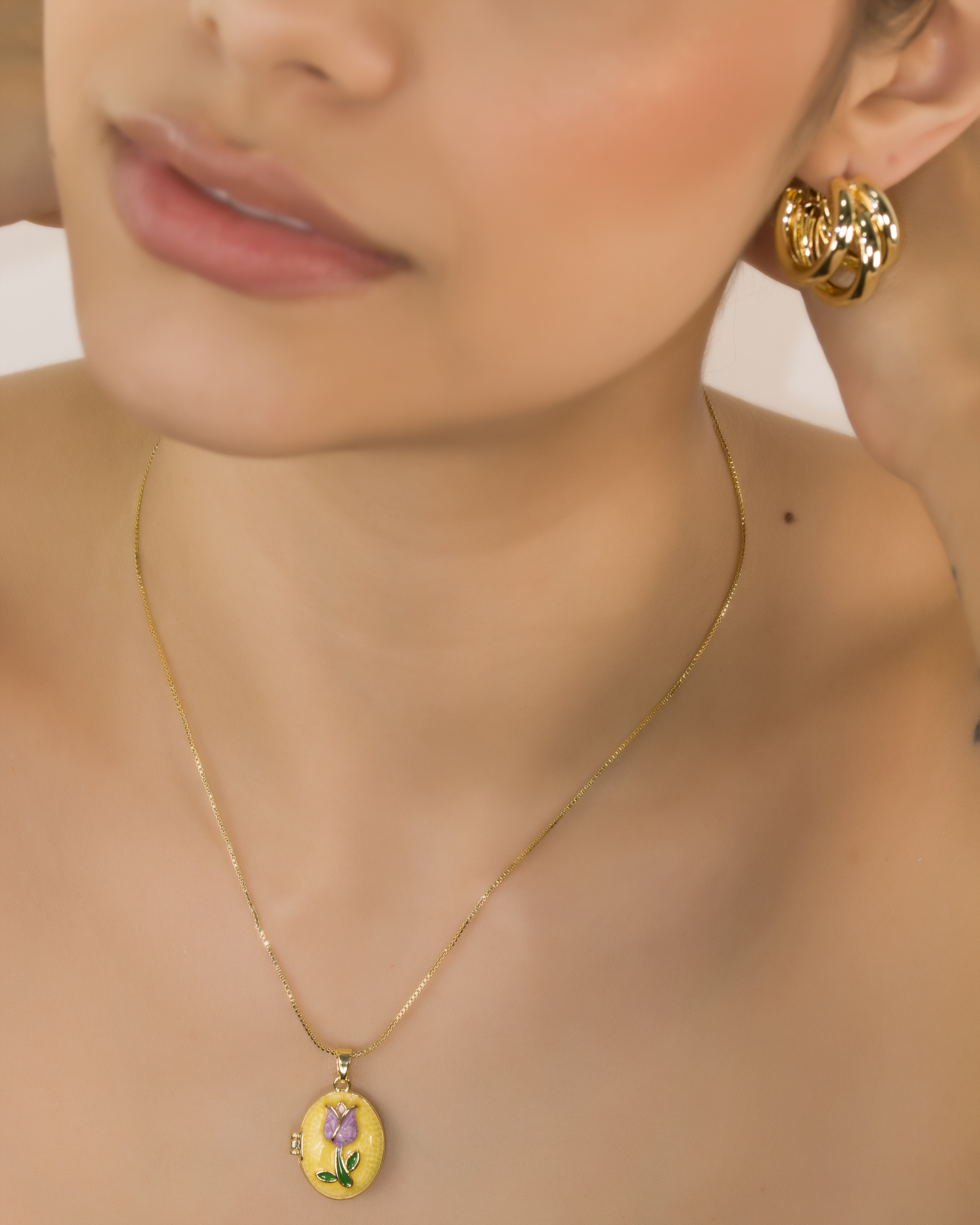 DIJE RELICARIO TULIPAN AMARILLO BAÑO EN RODIO