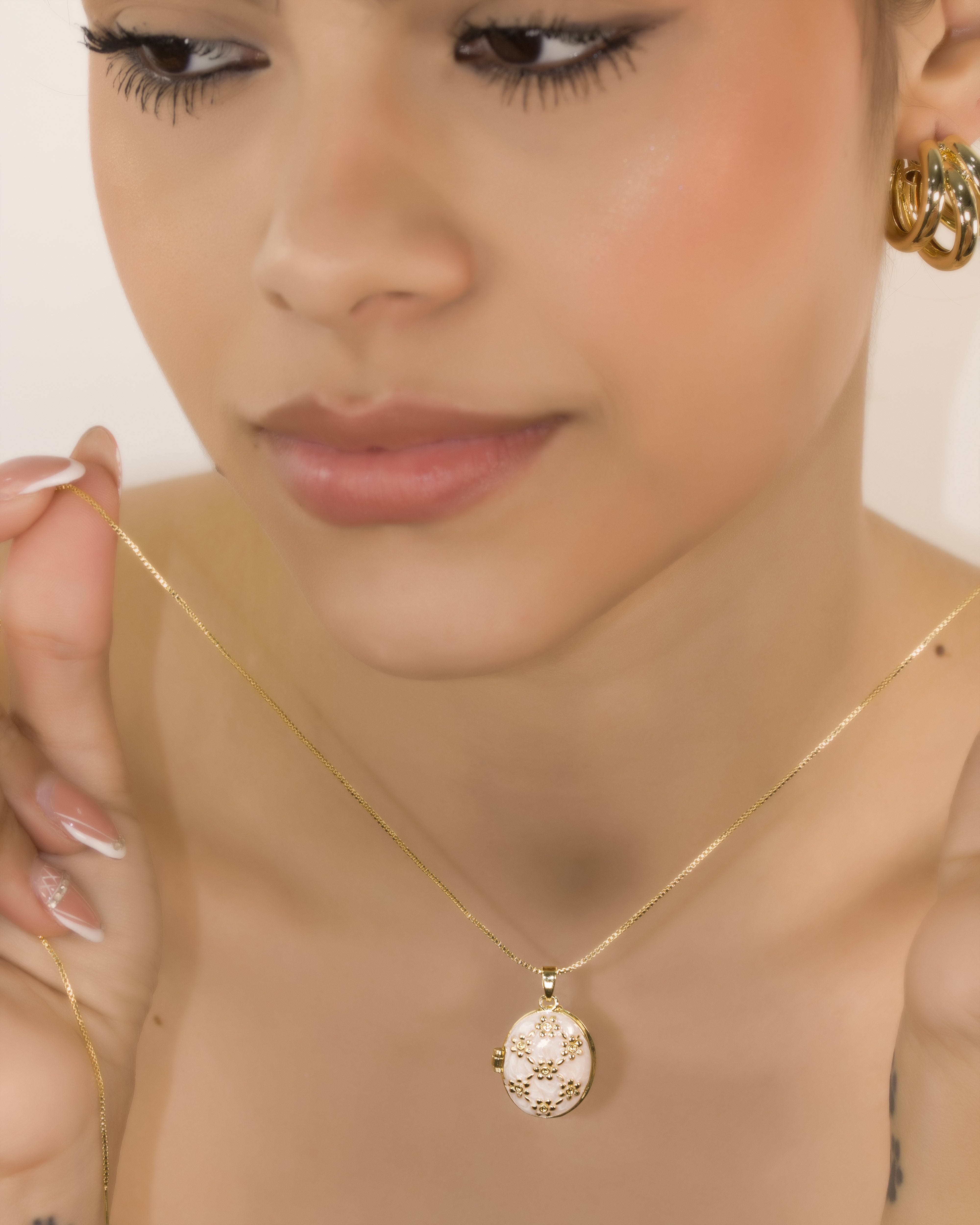 DIJE RELICARIO FLORA ROSA BAÑO EN RODIO