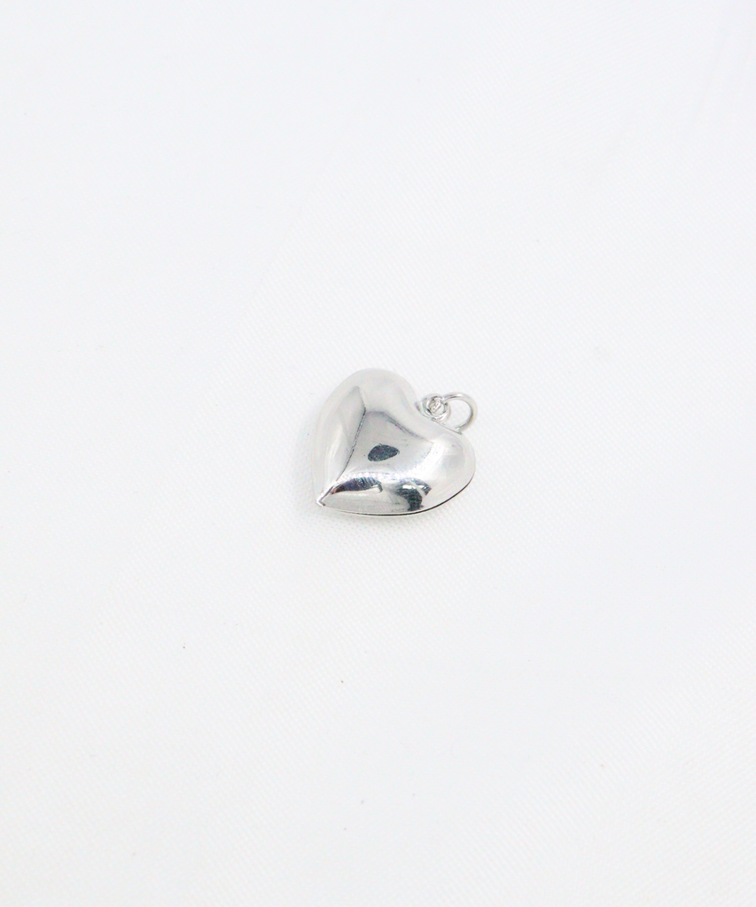 DIJE CORAZÓN PEQUEÑO LISO EN RODIO