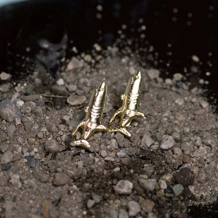 TOPO TIBURONES DORADO BAÑO EN ORO