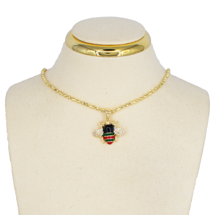 DIJE ABEJA PANAFRICANA BAÑO EN RODIO